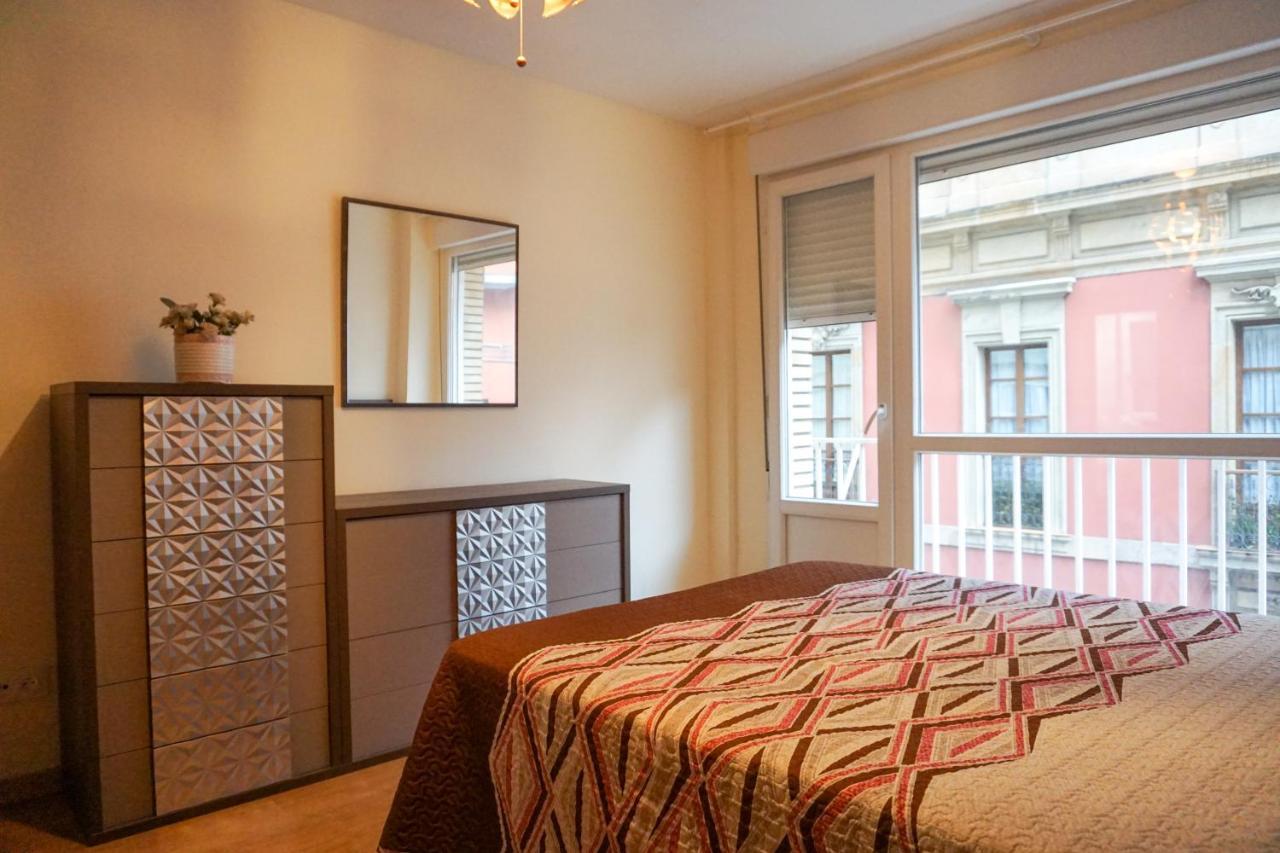 Апартаменты Apartamento Centrico Y Proximo A La Playa Хихон Экстерьер фото